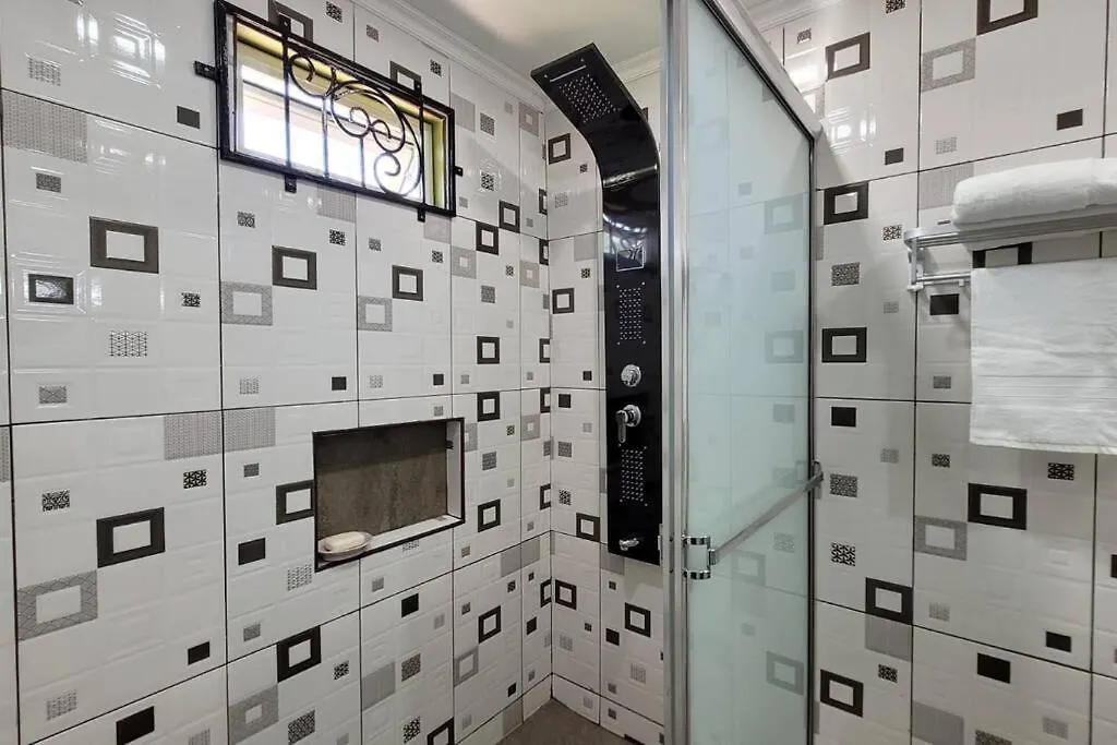Cozy Guest Suite In Gated Compound Jerningham Junction 0*,